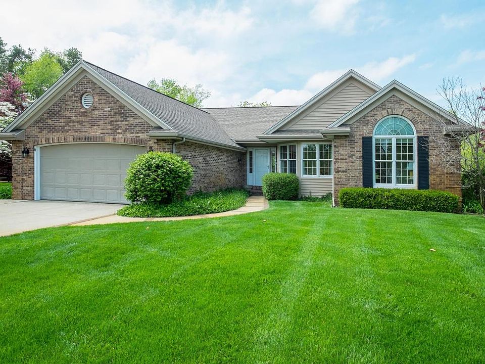 1st image of 10591 Country Club Dr