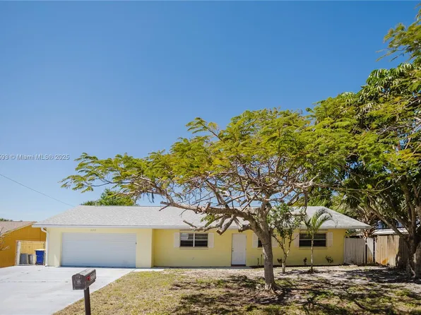 2212 NE 21st Ave, Jensen Beach, FL 34957