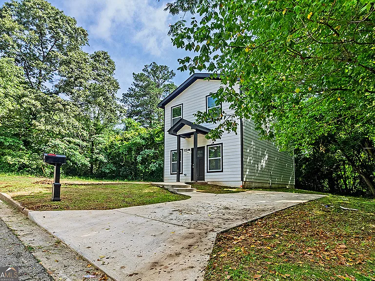 2741 Village Green Dr — Photo 5