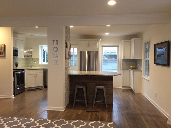 2nd image of 5724 Rosslyn Ave