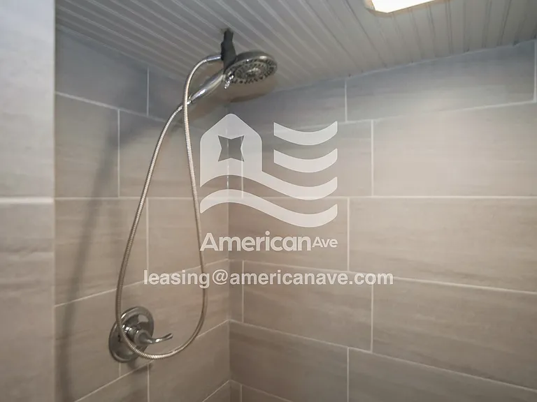 1469563_013_wm_-_bathroom_13229585.jpg