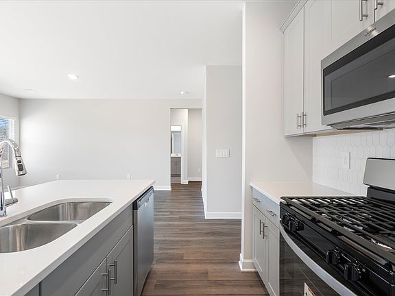 Welcome to the Chatham floorplan at Collier Ridge.