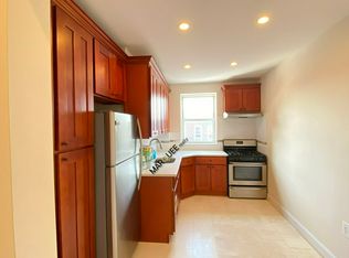 28-50 37th St #4C, Astoria, NY 11103
