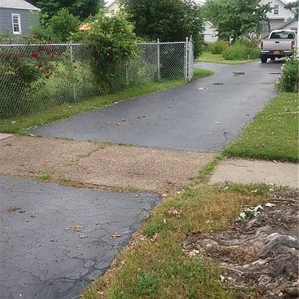 3rd image of 822 92nd St