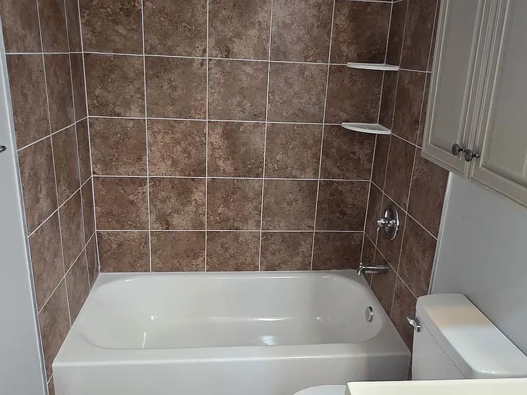 325 S Plymouth Rd NW — Photo 2