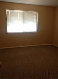 4th image of 200 NW Brandon Dr APT 2
