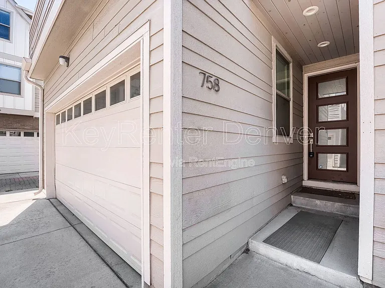 758 S Leyden St — Photo 3