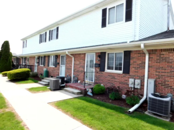 125 Cuttle Rd APT A2, Marysville, MI 48040