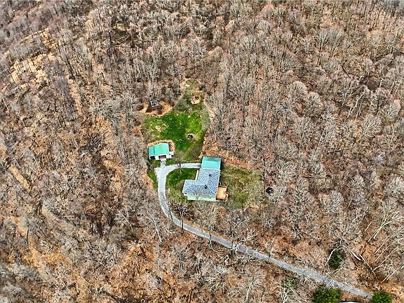 3rd image of 124 Middle Rd
