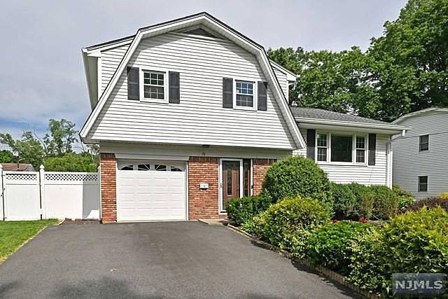 1st image of 70 Maepaul Dr