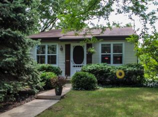 936 Manchester Crse, Geneva, IL 60134