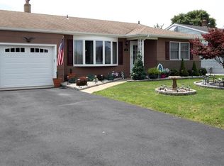 2 Auburn Rd, Toms River, NJ 08757
