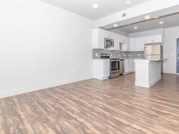 532 W Colorado Ave #207