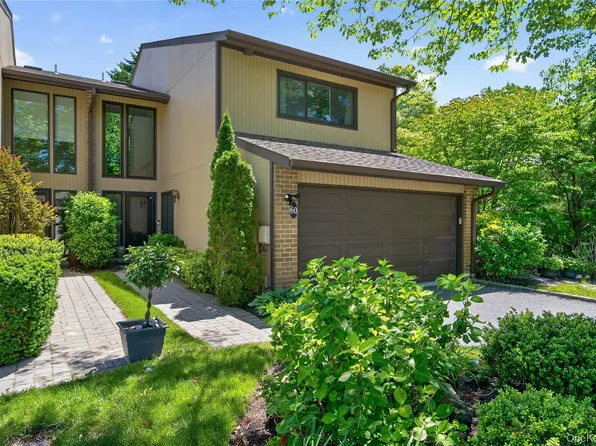 60 Wimbledon Dr, Roslyn, NY