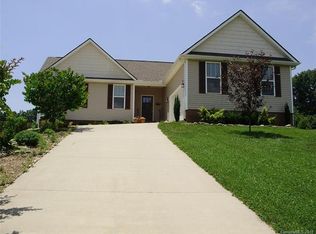 396 Beck Creek Cir, Flat Rock, NC 28731