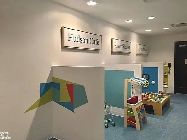 100 Riverside Boulevard image 8 of 9