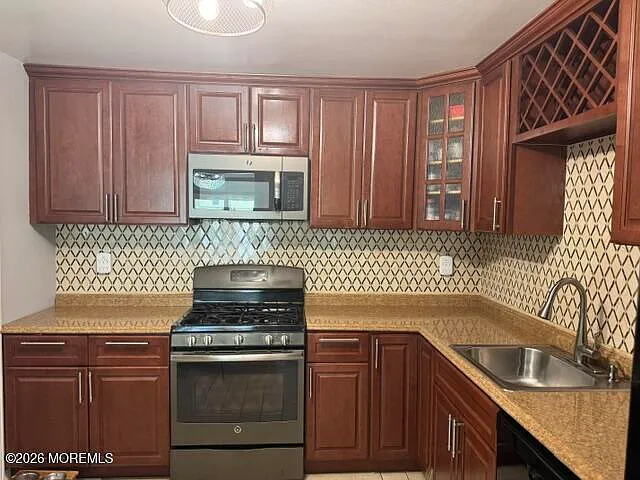 58 Thorne Ln — Photo 9
