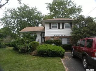 167 Mount Pleasant Rd, Smithtown, NY 11787