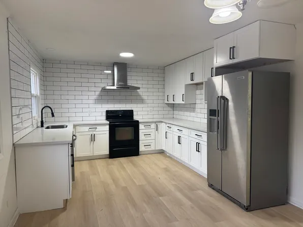 491 E 116th St, Carmel, IN 46032