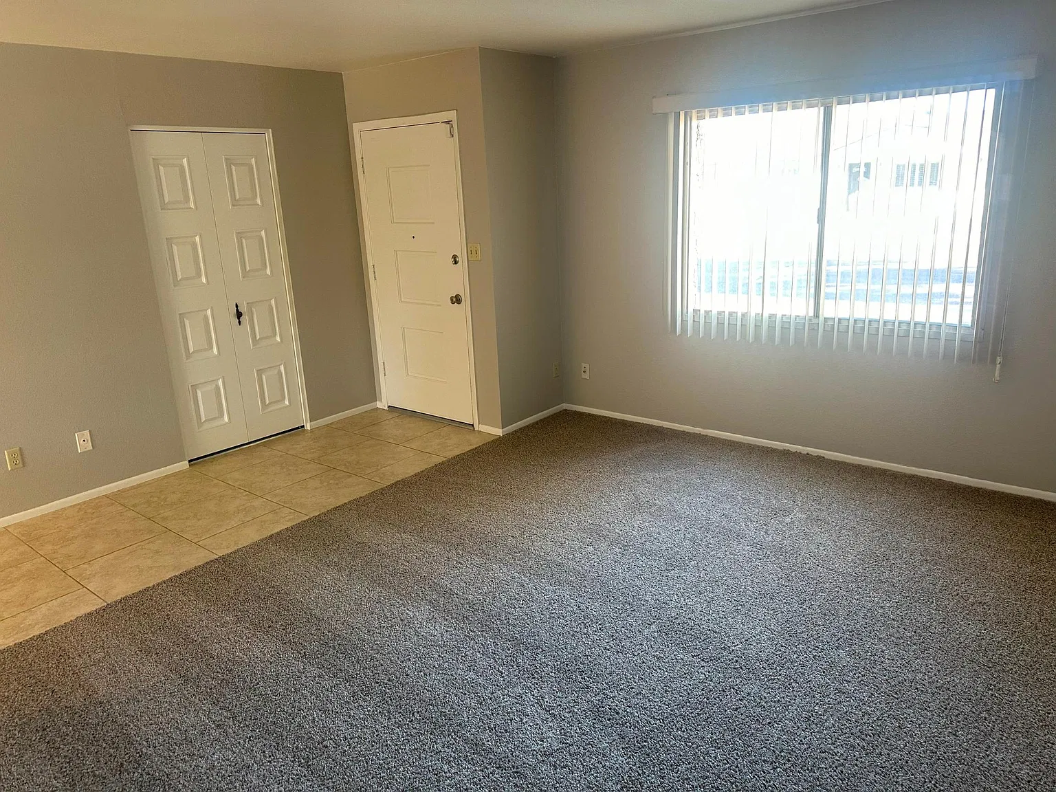 2 bed, 1216 sqft, $2,220 — Photo 4