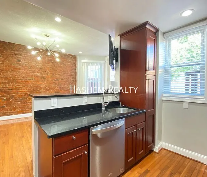 615 Lamont St NW — Photo 2