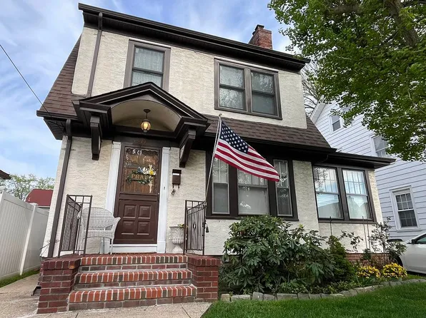 4519 171st St, Flushing, NY 11358