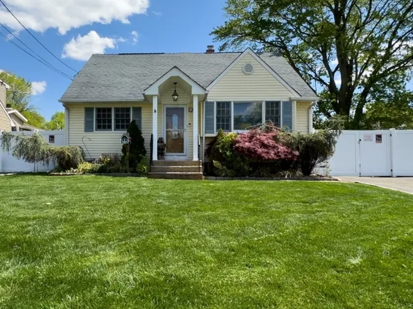 4 Rose Ter, Clark Twp., NJ 07066