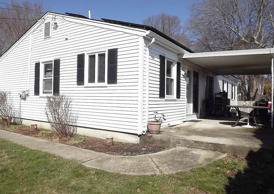 2nd image of 267 Matthew St
