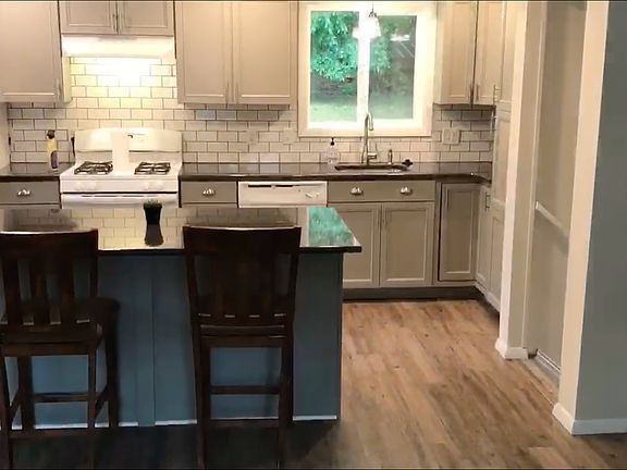 5th image of 74 Janet Dr