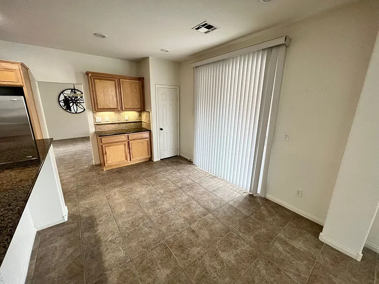 742 Canary Wharf Dr — Photo 16