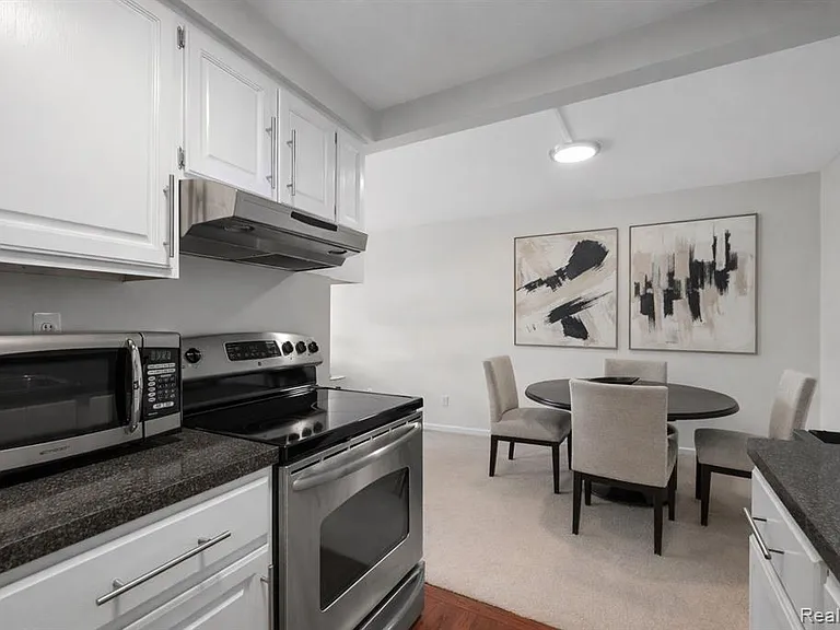 411 S Old Woodward Ave #925 — Photo 8