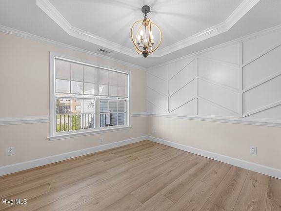 5th image of 204 Westmont Road