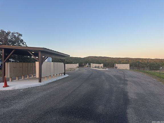 4th image of 207 Crescent LOT 207