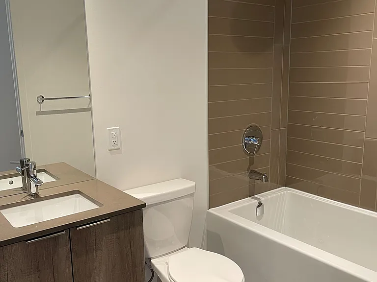 448 Burnhamthorpe Rd W #5801 — Photo 11