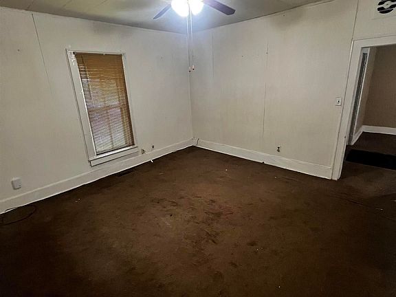 3rd image of 428 Cottonwood St