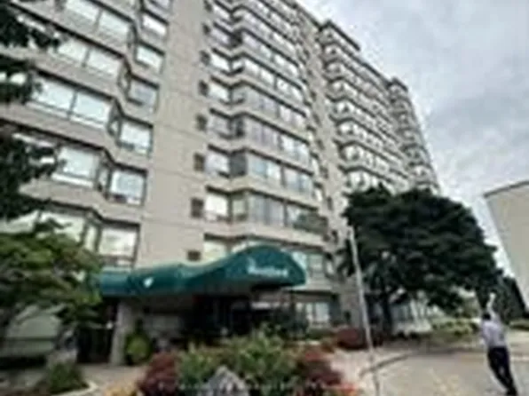 744 Wonderland Rd S #1208, London, ON N6K 4K3