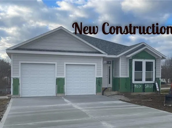 907 Charles St, Knob Noster, MO 65336