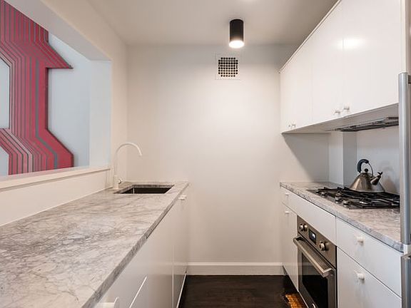 3rd image of 555 Washington Ave APT 2E