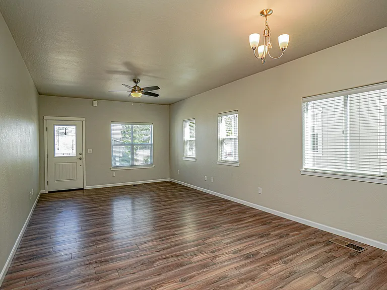 140 Poppy Bay Pl — Photo 4
