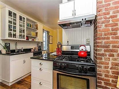 3rd image of 13 Duncan Ave