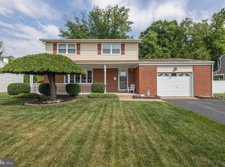 607 S Olds Blvd, Fairless Hills, PA 19030