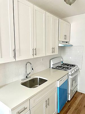 3rd image of 200 Sterling Pl APT C
