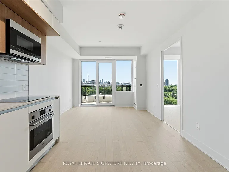 322 Dupont St #1004 — Photo 10