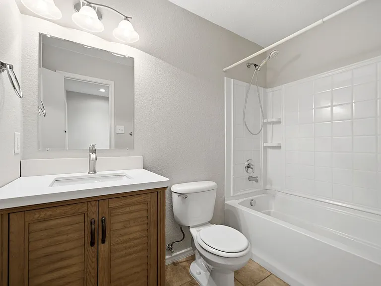 712 Preston Dr — Photo 18