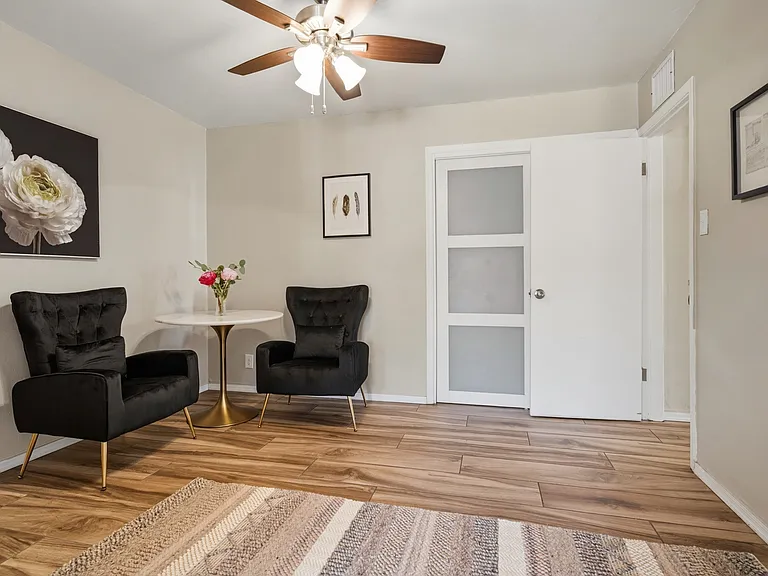 2626 E Hedrick Dr — Photo 21