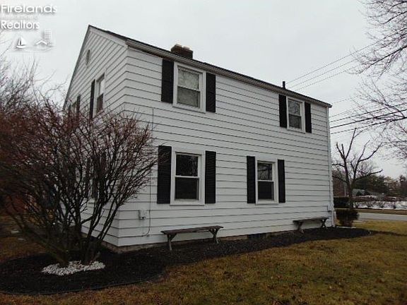 4th image of 601 N Vine St