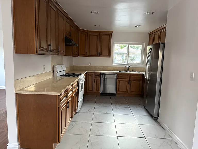 8703 Lincove Ln — Photo 3