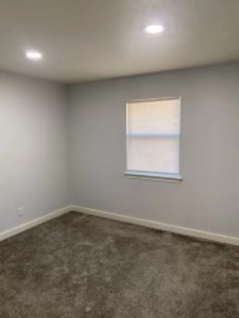 203 Maler Rd — Photo 3