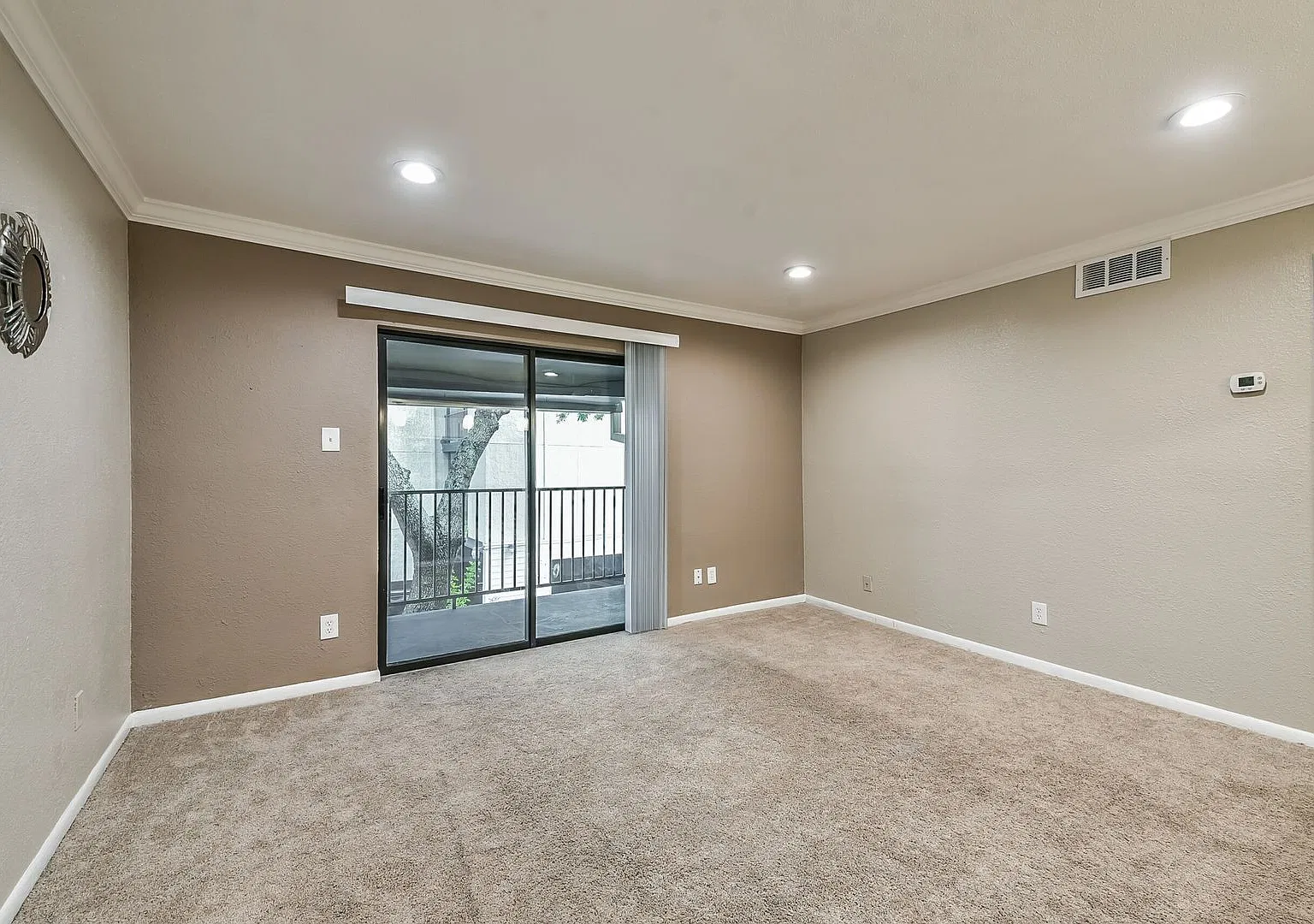One BR Condo Near Clear Lake — Photo 3