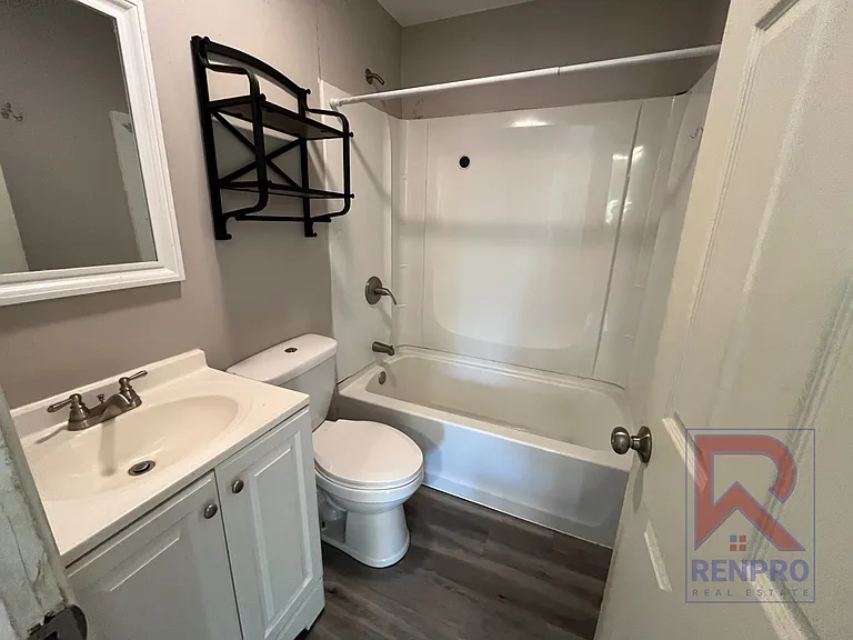 5836-5840 Glendora Rd — Photo 3
